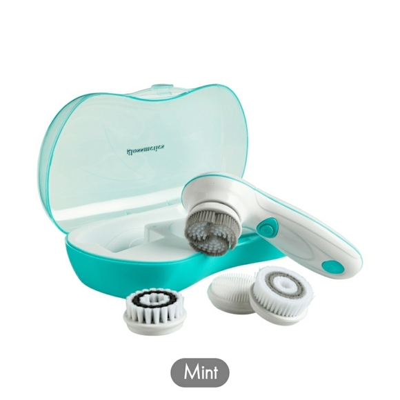 4 in 1 Facial Cleansing and Exfoliating Set - Picture 1 of 8